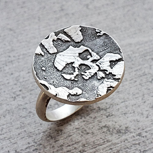 Catacombs Skull Disk Ring